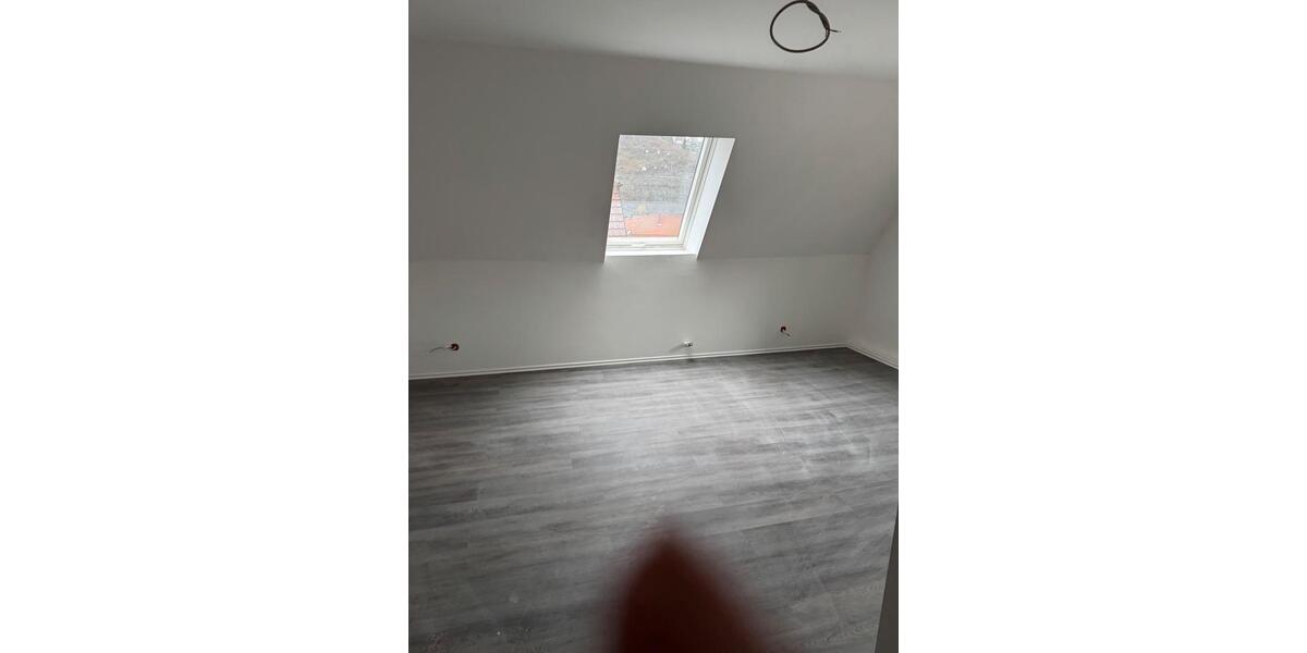 Dachgeschoßwohnung Sulz am Neckar - 3 Zimmer, 70 m&sup2;, 600&euro; | Angebot:25935944