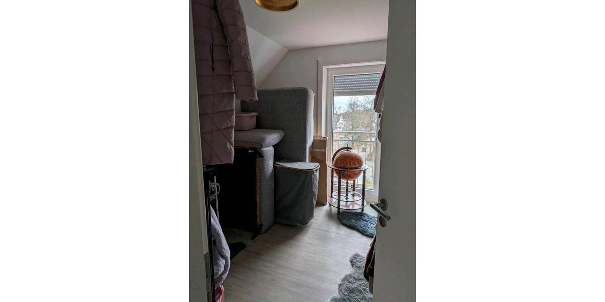 Dachgeschoßwohnung Lappersdorf - 3 Zimmer, 66 m&sup2;, 1.038&euro; | Angebot:25944300