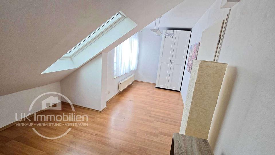 Reihenhaus Bad Vilbel - 6 Zimmer, 131 m&sup2;, 1.800&euro; | Angebot:25103751