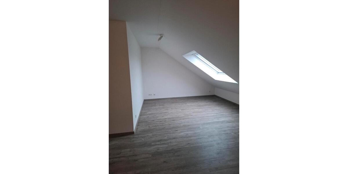 Dachgeschoßwohnung Saarlouis - 3 Zimmer, 65 m&sup2;, 650&euro; | Angebot:25159228
