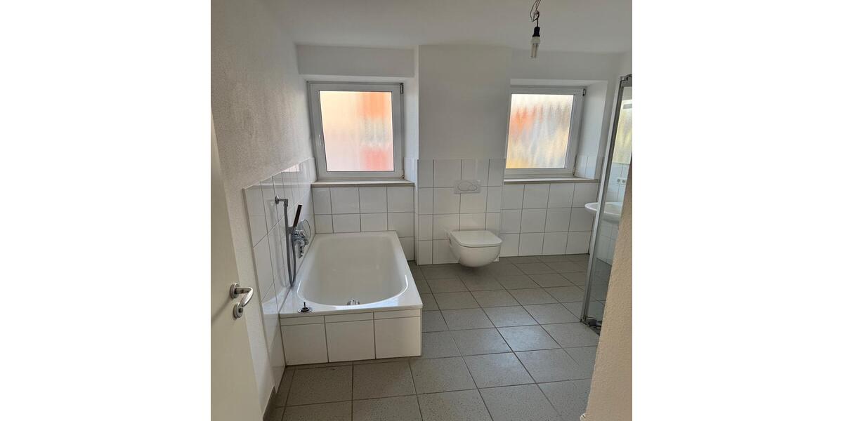 Etagenwohnung Dillingen an der Donau - 4 Zimmer, 105 m&sup2;, 945&euro; | Angebot:26234261