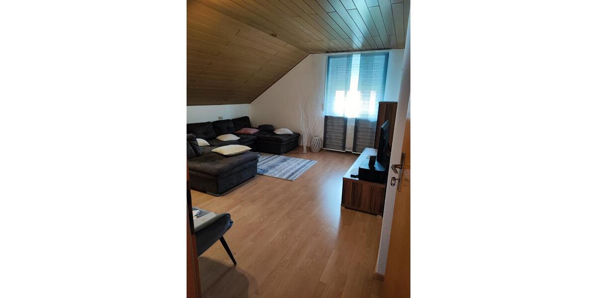 Dachgeschoßwohnung Deiningen - 3.5 Zimmer, 75 m&sup2;, 560&euro; | Angebot:26126815