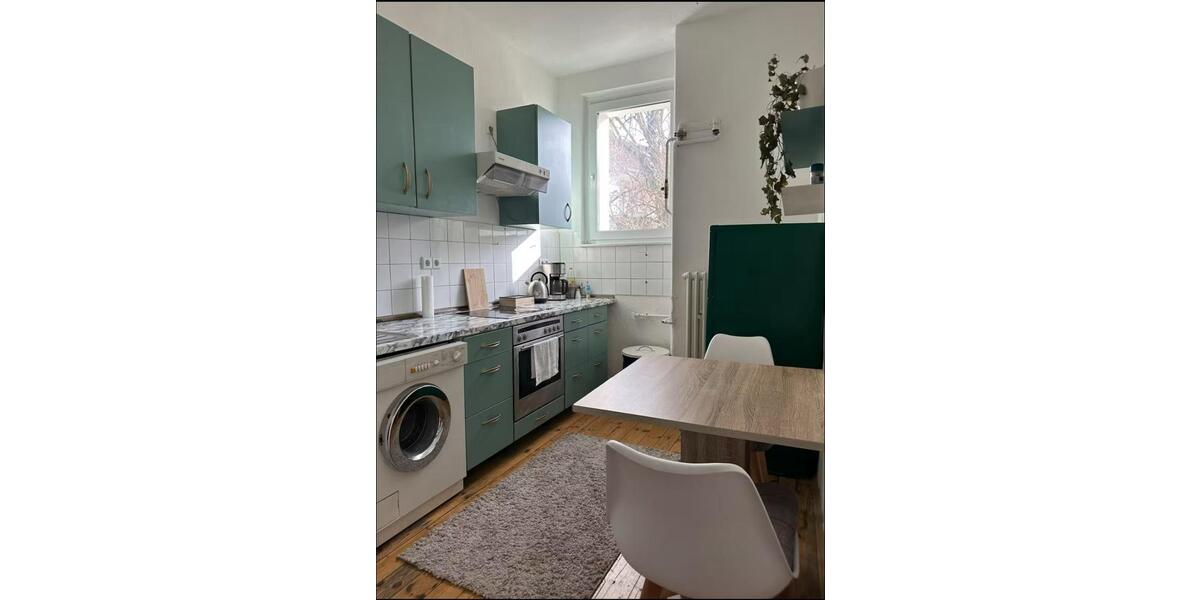 1. OG, 2 Zim + Blk, WM 817 €, Möblierte Übernahme 4.200 €,Sofort 1 zimmer