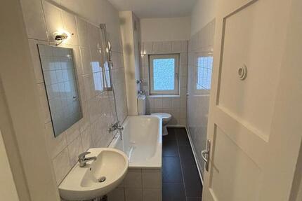 **FRISCH RENOVIERT**Helle 2-Zimmerwohnung mit Tageslichtbad** 2 zimmer