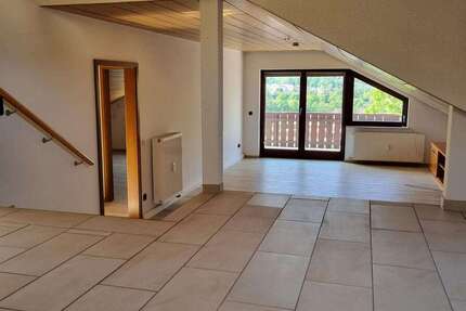 Wohnung Wiesbaden Bierstadt - 3 Zimmer, 86 m&sup2;, 930&euro; | Angebot:27008766