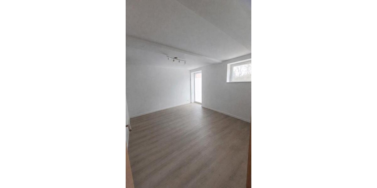 Erdgeschoßwohnung Freiburg (Elbe) - 2 Zimmer, 70 m&sup2;, 500&euro; | Angebot:25233500