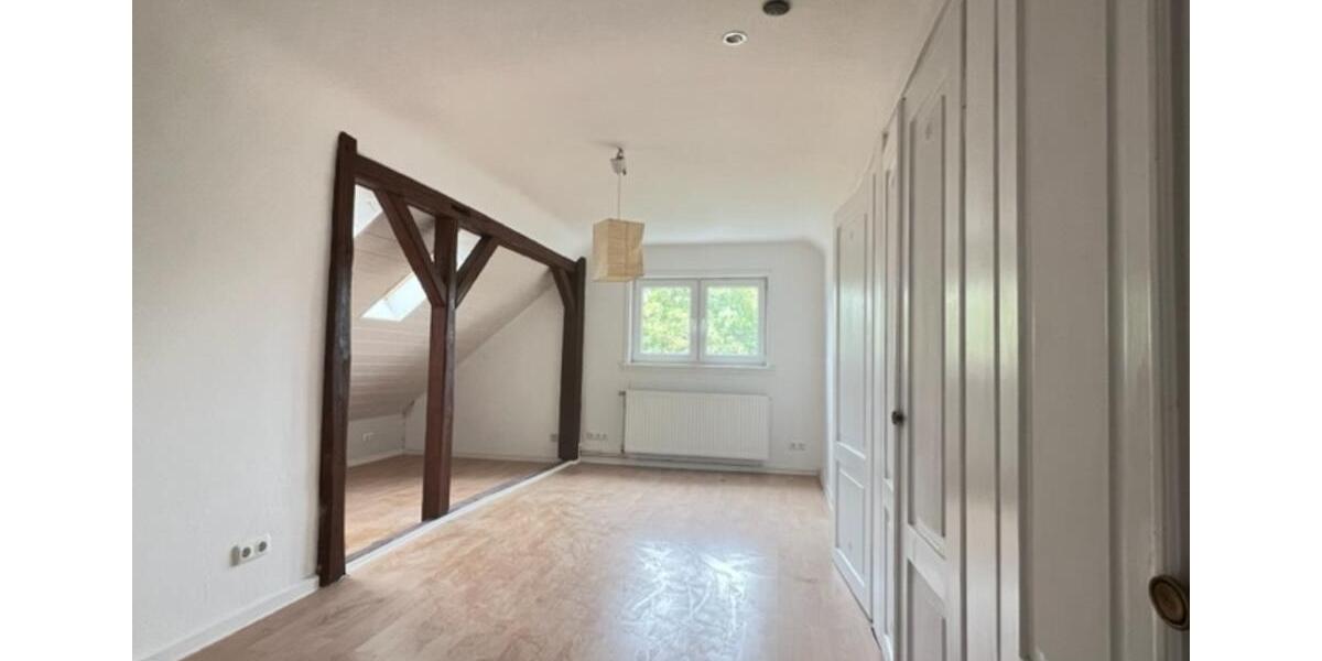Dachgeschoßwohnung Wiesbaden Nordost - 3 Zimmer, 95 m&sup2;, 700&euro; | Angebot:25650731