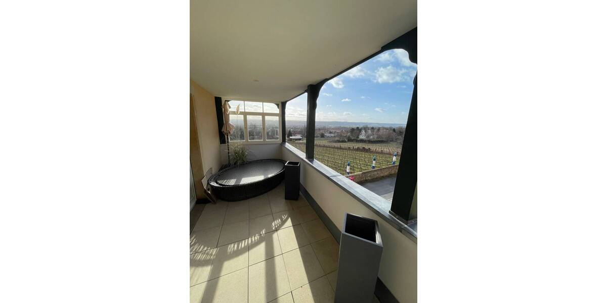 Etagenwohnung Radebeul Oberlößnitz - 3 Zimmer, 151 m&sup2;, 1.850&euro; | Angebot:22340032