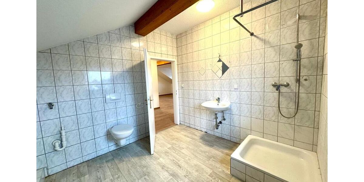 Dachgeschoßwohnung Ubstadt-Weiher Weiher - 2 Zimmer, 62 m&sup2;, 730&euro; | Angebot:25957110