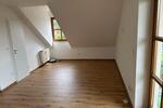 Dachgeschoßwohnung Großheirath - 1 Zimmer, 35 m&sup2;, 350&euro; | Angebot:26635438
