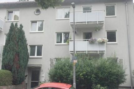 3-Zimmer-Wohnung mit Balkon wird Frisch Renoviert zimmer