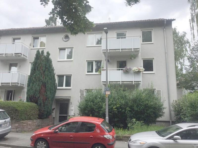 3-Zimmer-Wohnung mit Balkon wird Frisch Renoviert zimmer