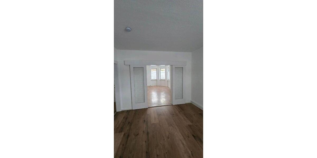 Hochparterre Eisenach - 4 Zimmer, 80 m&sup2;, 595&euro; | Angebot:26004803