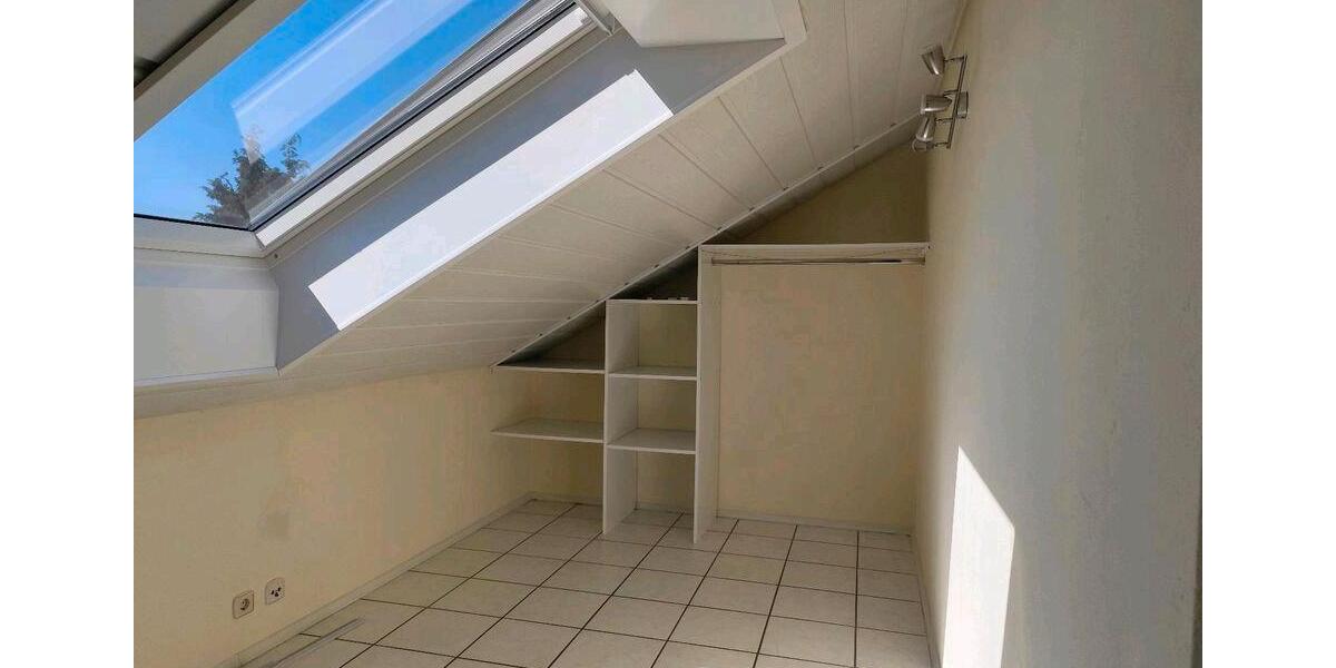 Dachgeschoßwohnung Neuenbürg - 2.5 Zimmer, 68 m&sup2;, 990&euro; | Angebot:26050721