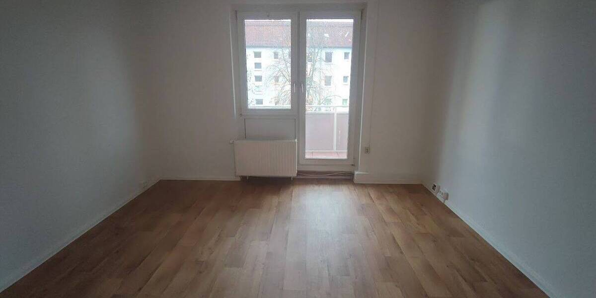 Etagenwohnung Merseburg Kötzschen - 2 Zimmer, 49 m&sup2;, 320&euro; | Angebot:26758663