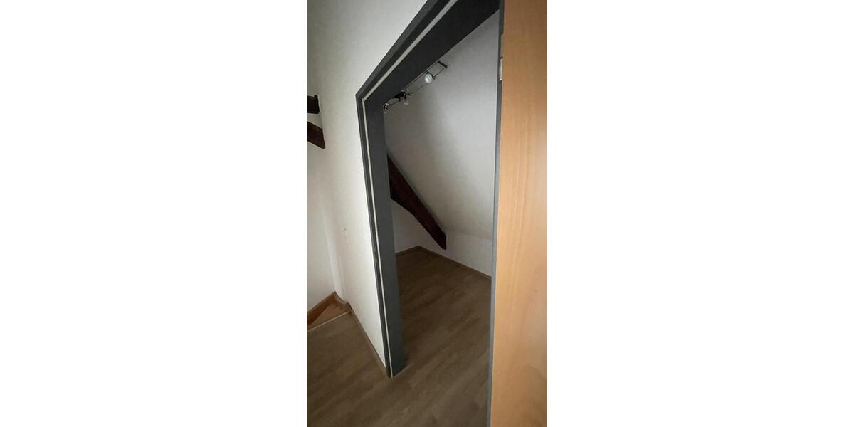 Etagenwohnung Lohmar - 2 Zimmer, 82 m&sup2;, 830&euro; | Angebot:26633961