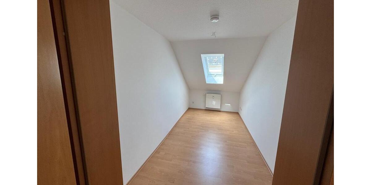 Dachgeschoßwohnung Döbeln - 2 Zimmer, 68 m&sup2;, 311&euro; | Angebot:22006596