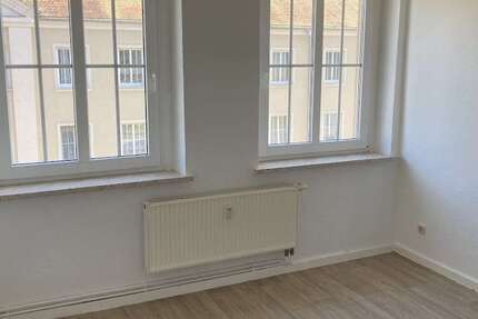 Wohnung Dessau-Roßlau Roßlau - 2 Zimmer, 50 m&sup2;, 275&euro; | Angebot:27068743