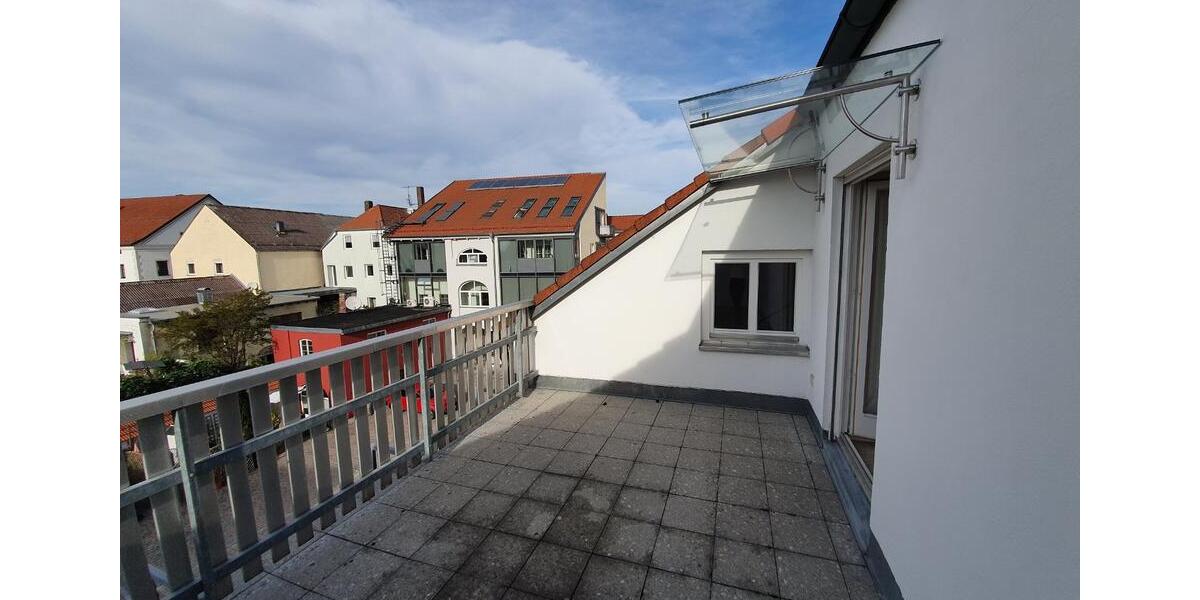 Dachgeschoßwohnung Osterhofen - 4 Zimmer, 111 m&sup2;, 800&euro; | Angebot:25722576
