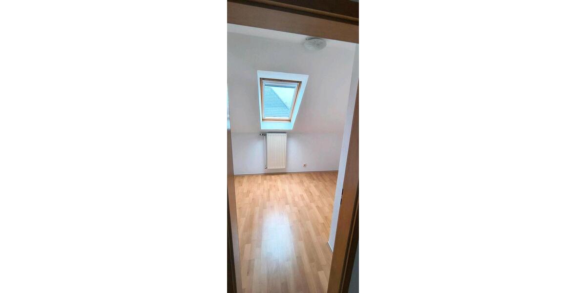 Dachgeschoßwohnung Friedeburg - 3 Zimmer, 100 m&sup2;, 620&euro; | Angebot:26125221