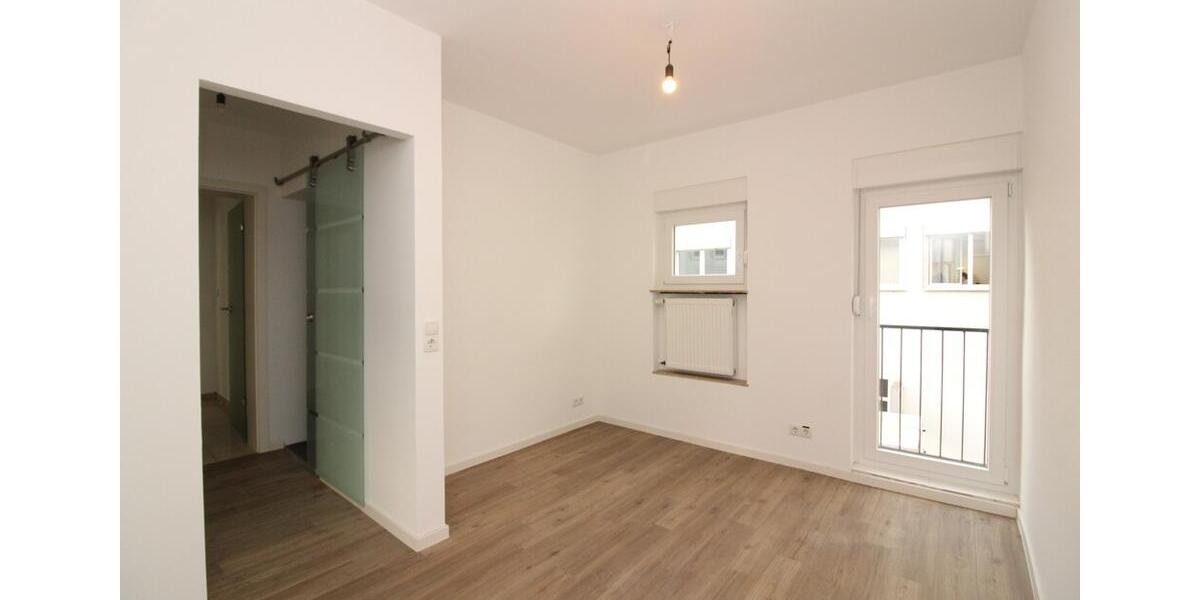 Etagenwohnung Ludwigshafen am Rhein - 3 Zimmer, 103 m&sup2;, 980&euro; | Angebot:23527776