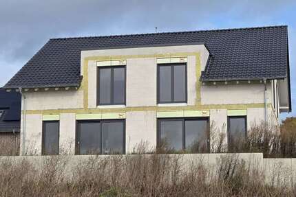 Haus zum Mieten in Stadecken-Elsheim 1.980 € 121 m² 4 zimmer