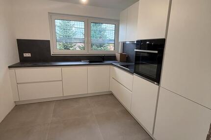 Erstbezug nach Sanierung: 4-Zimmer-Wohnung mit Balkon in Nordheim zimmer