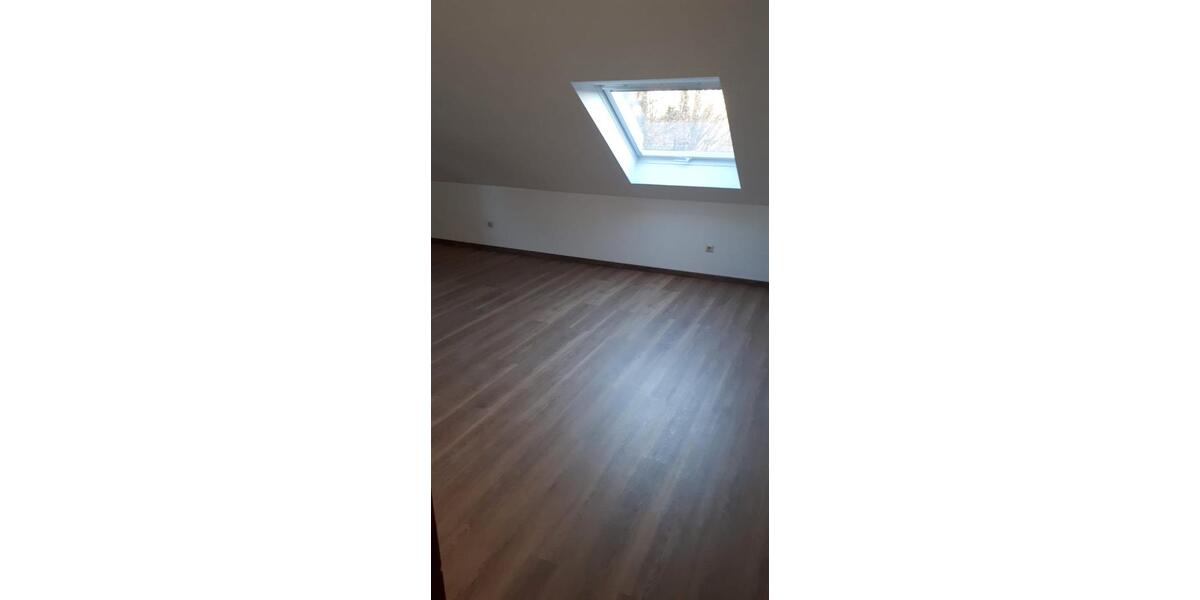 Dachgeschoßwohnung Kötz - 3 Zimmer, 110 m&sup2;, 1.000&euro; | Angebot:26355446