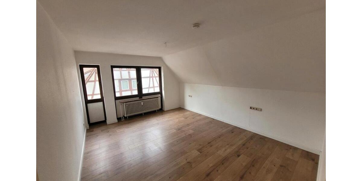 Etagenwohnung Tauberbischofsheim - 4 Zimmer, 112 m&sup2;, 950&euro; | Angebot:26440296