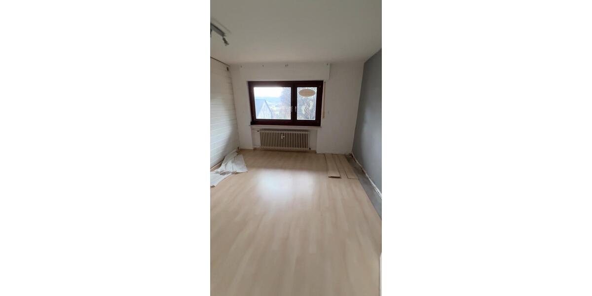 Erdgeschoßwohnung Gelnhausen - 4 Zimmer, 100 m&sup2;, 1.450&euro; | Angebot:25885760