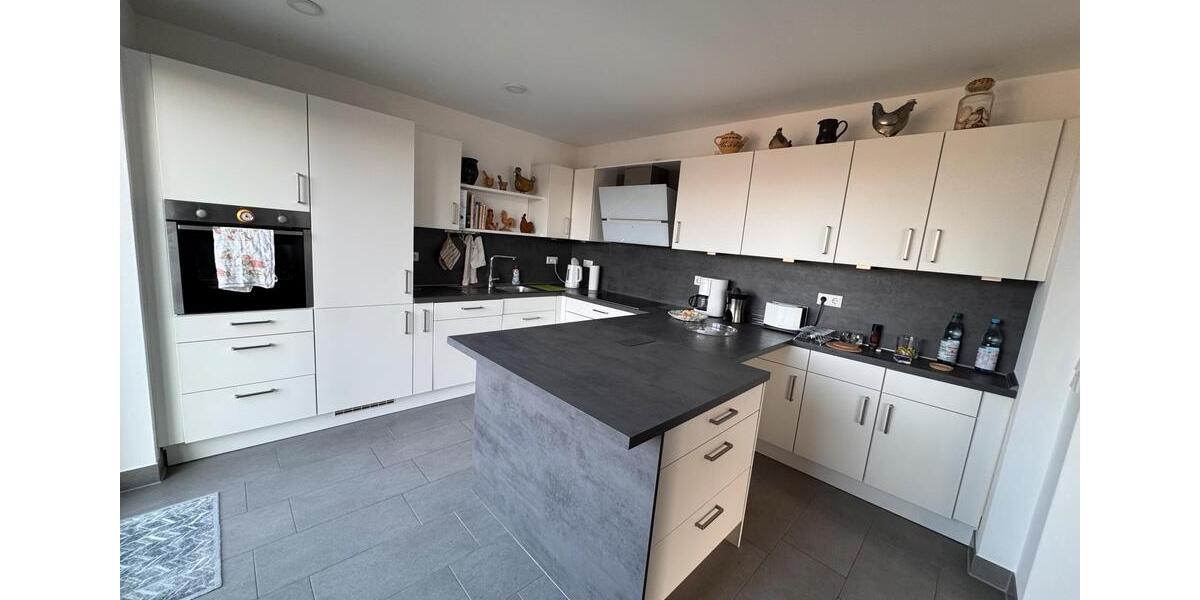 Hochparterre Melsungen - 4 Zimmer, 145 m&sup2;, 1.600&euro; | Angebot:24397451