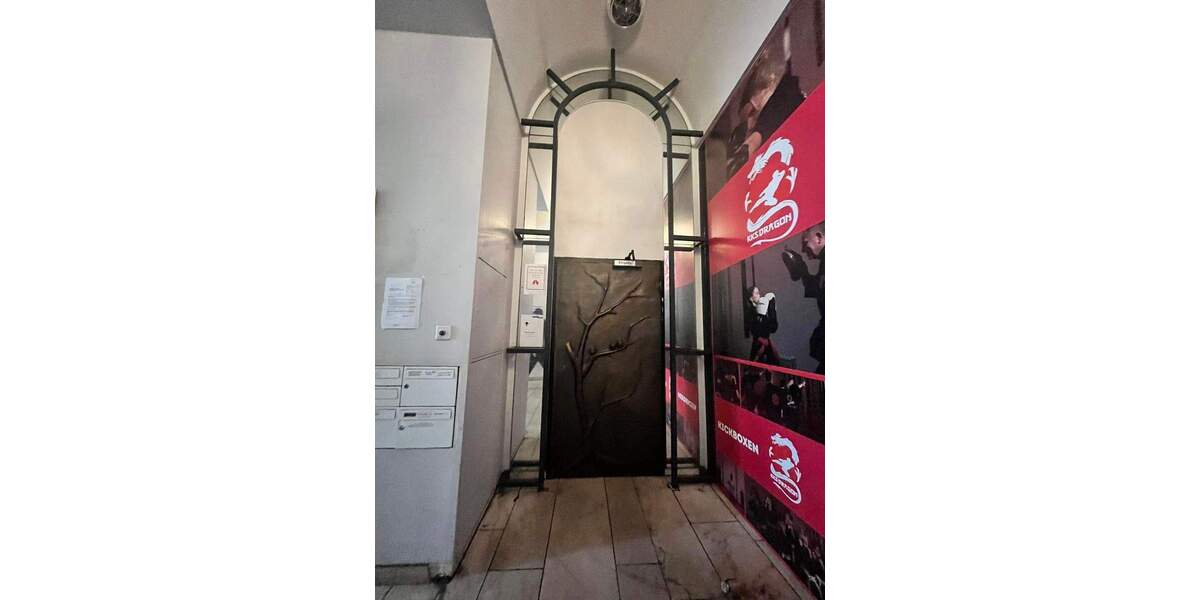 Etagenwohnung Wiesbaden Mitte - 2 Zimmer, 100 m&sup2;, 1.200&euro; | Angebot:24694226