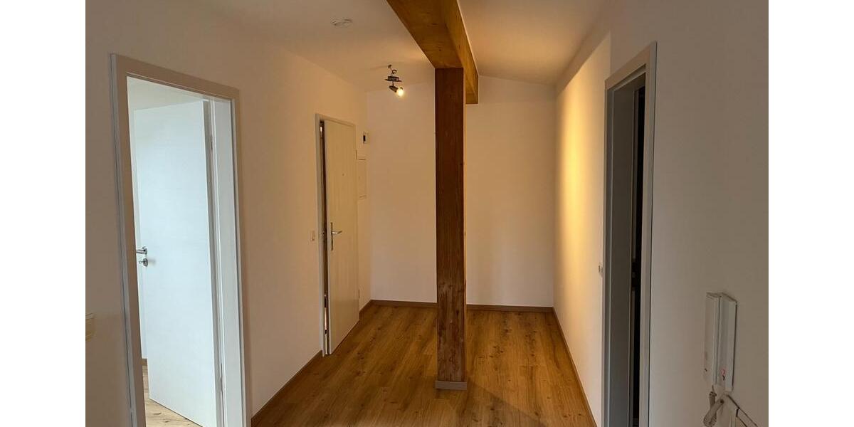 Dachgeschoßwohnung Eggenfelden - 2 Zimmer, 68 m&sup2;, 627&euro; | Angebot:25308057