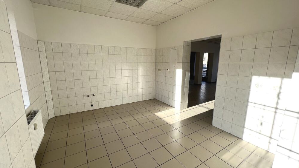 Laden oder BüroVersicherung - Attraktives LadengeschäftBüro in guter Lage zu vermieten! - Gewerbeobjekt Geringswalde | Angebot:10091719