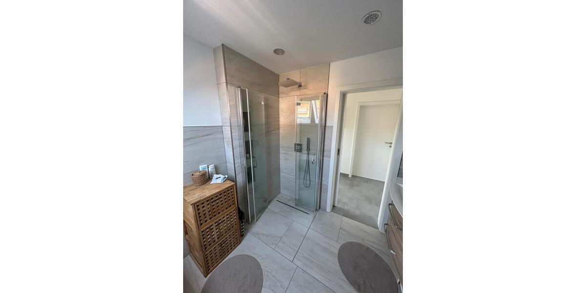 Einfamilienhaus Bergneustadt - 5 Zimmer, 180 m&sup2;, 1.700&euro; | Angebot:25998375