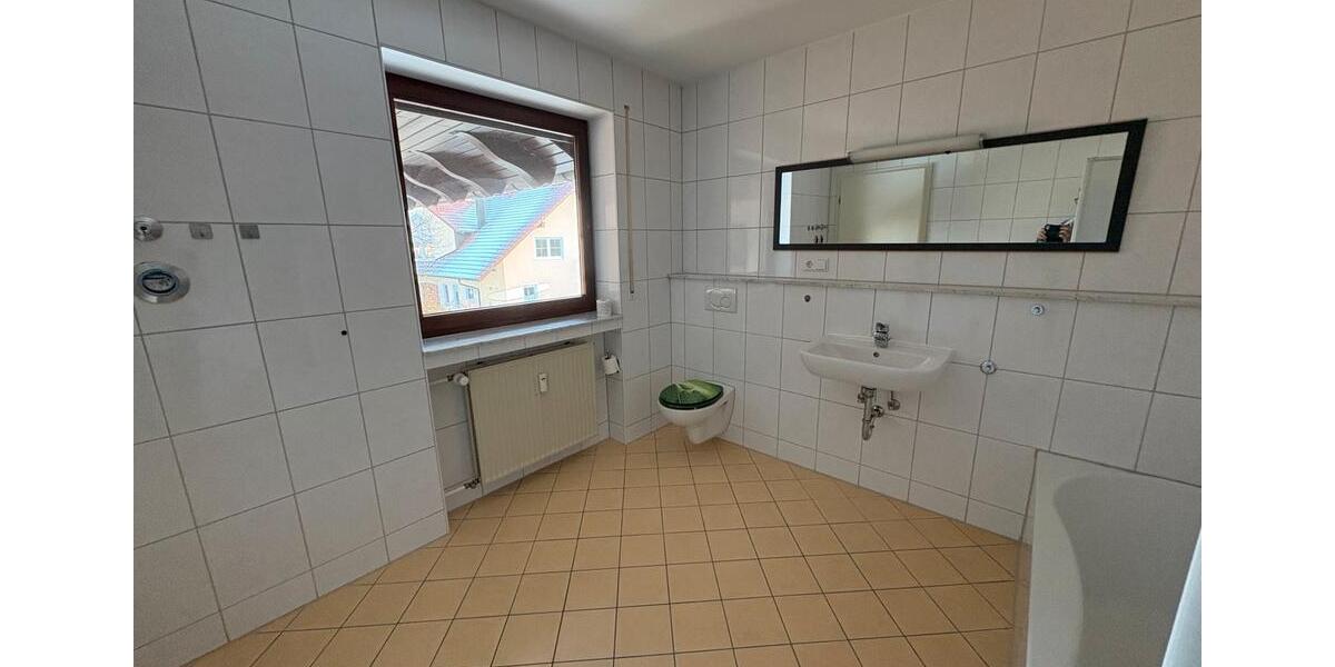 Dachgeschoßwohnung Gundelfingen an der Donau - 3 Zimmer, 100 m&sup2;, 1.150&euro; | Angebot:24414115