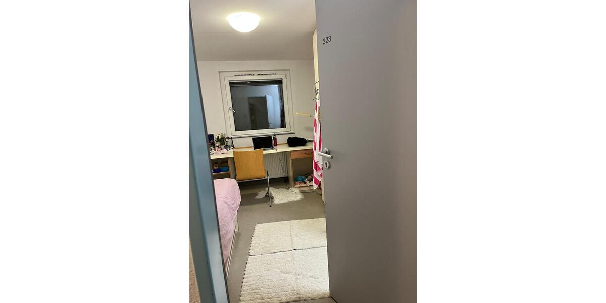 room available from January 15 to 28 February or 31 March 1 zimmer