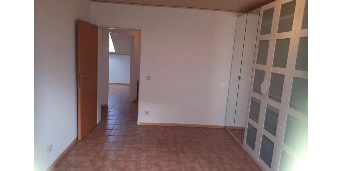 Dachgeschoßwohnung Asbach - 3 Zimmer, 90 m&sup2;, 720&euro; | Angebot:26042108