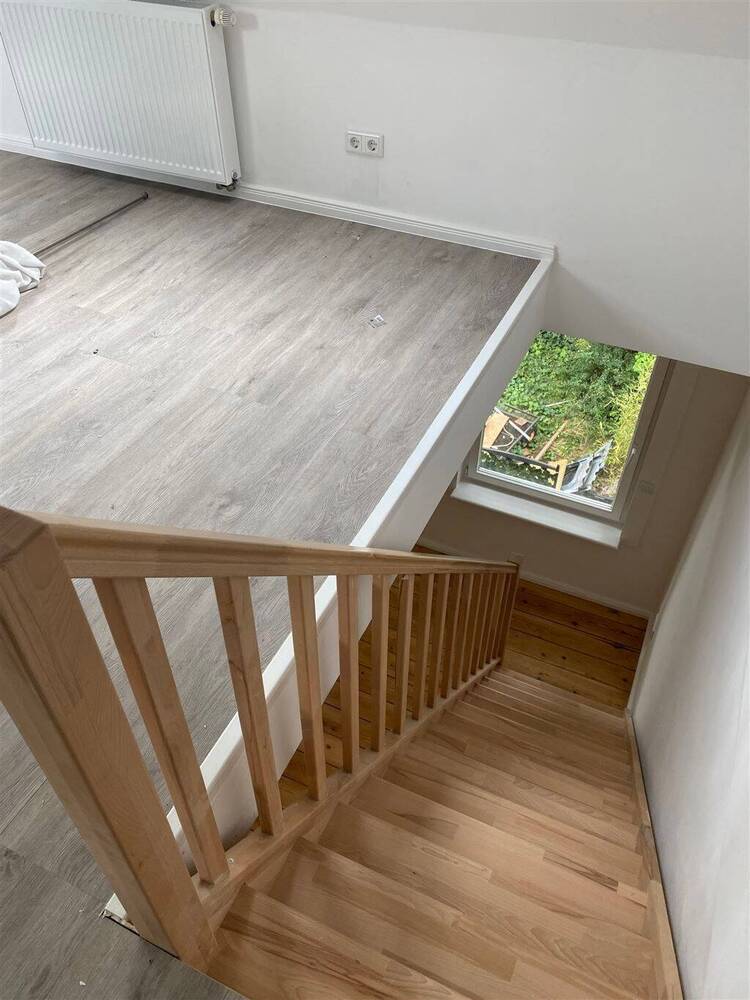 Tolle, Lichtdurchflutete 3 Zimmer Wohnung über 2 Ebenen und großer Terrasse. Erstbezug nach Sanierung!