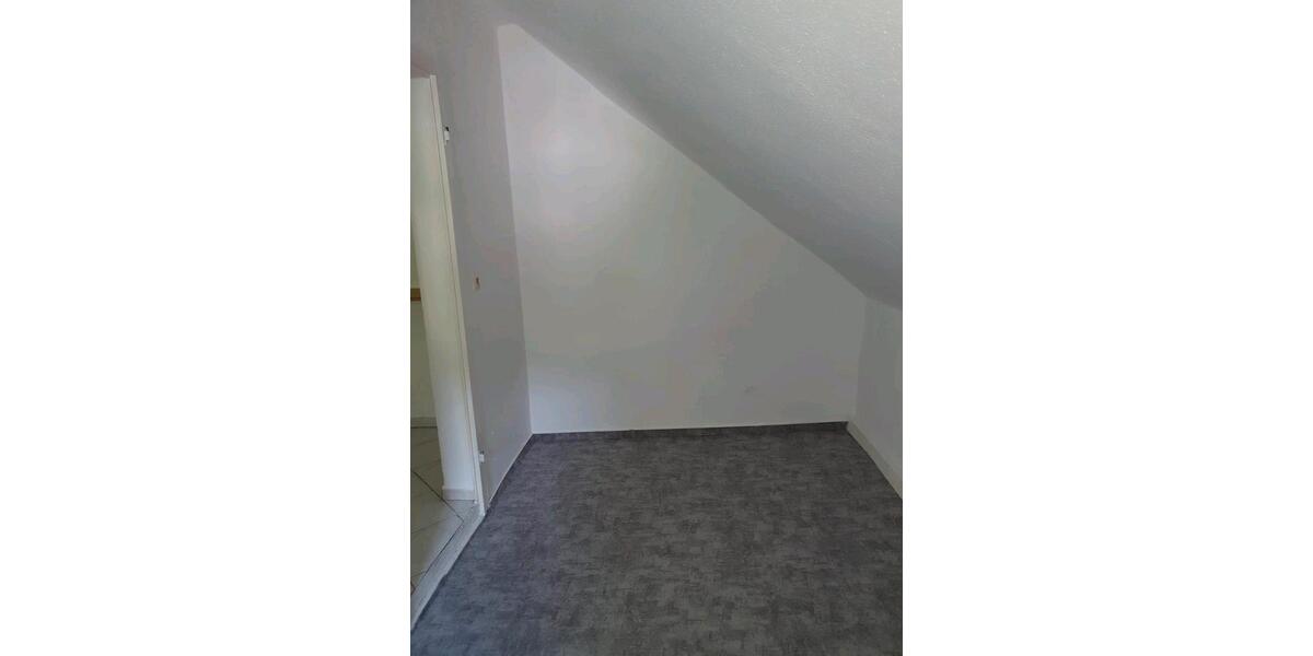 Etagenwohnung Sonneberg - 35 Zimmer, 95 m&sup2;, 800&euro; | Angebot:26254055