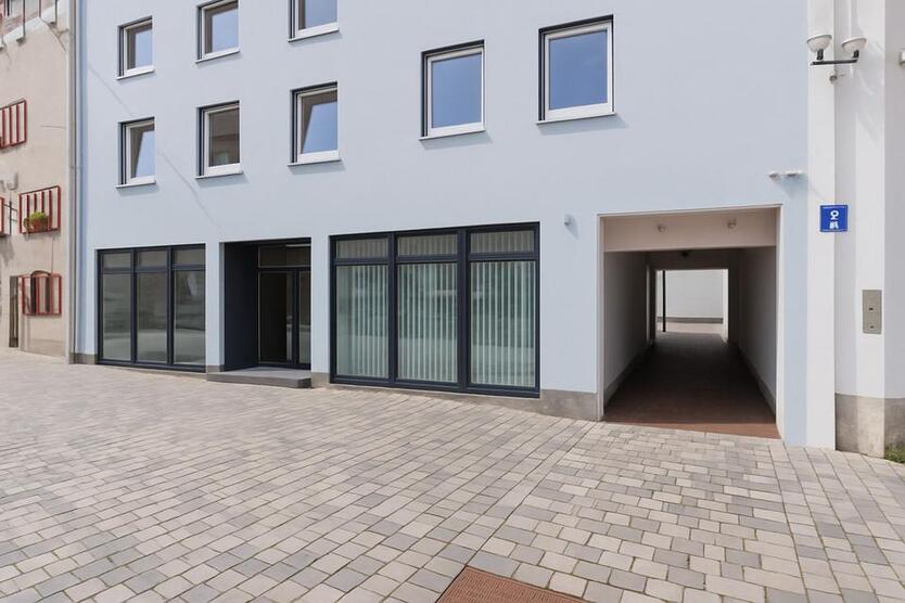 Gewerbeeinheit in Bestlage in Dingolfing zu mieten! ca. 175 m² Mietfläche im Erdgeschoss