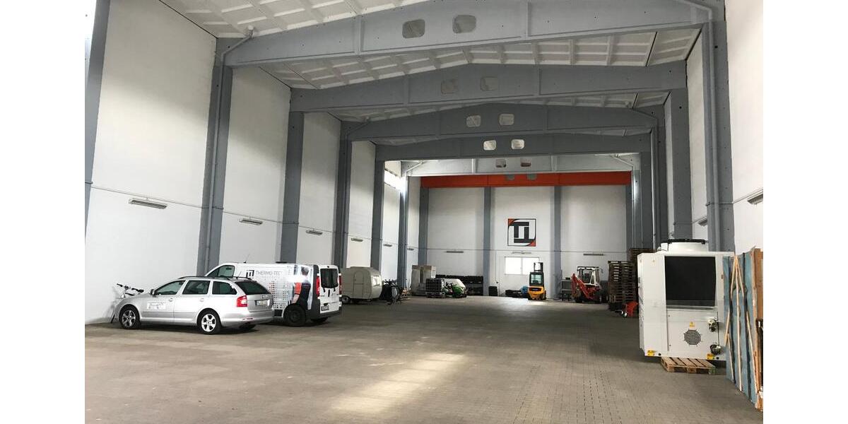 Lagerhalle ca. 900m² mit Büro, Werkstatt in Rochlitz zu vermieten zimmer