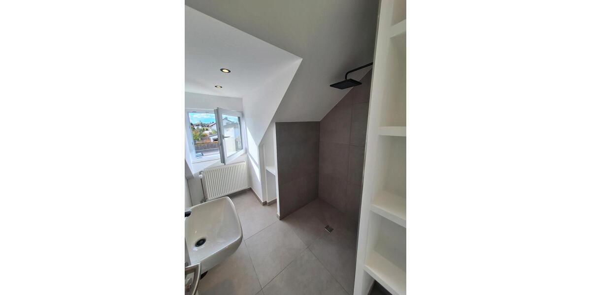 Dachgeschoßwohnung Straubing - 2.5 Zimmer, 66 m&sup2;, 950&euro; | Angebot:25901723