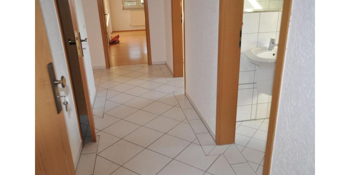 Dachgeschoßwohnung Stegaurach - 2 Zimmer, 64 m&sup2;, 630&euro; | Angebot:24893492