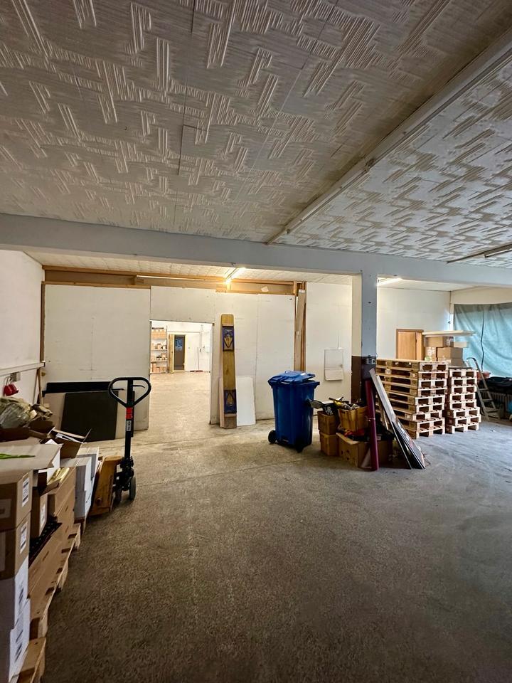 Große Lagerhalle zu vermieten (240 m2 in 97892)
