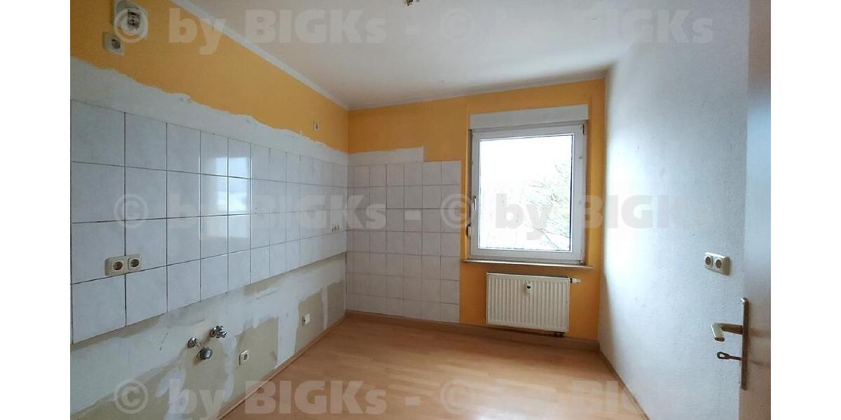 BIGKs: Suhl-Leninring: 3 Raum Wohnung Suhl,sep.Küche,Wannenbad, Balkon (-;) - Etagenwohnung Suhl Suhl Leninring | Angebot:27363188