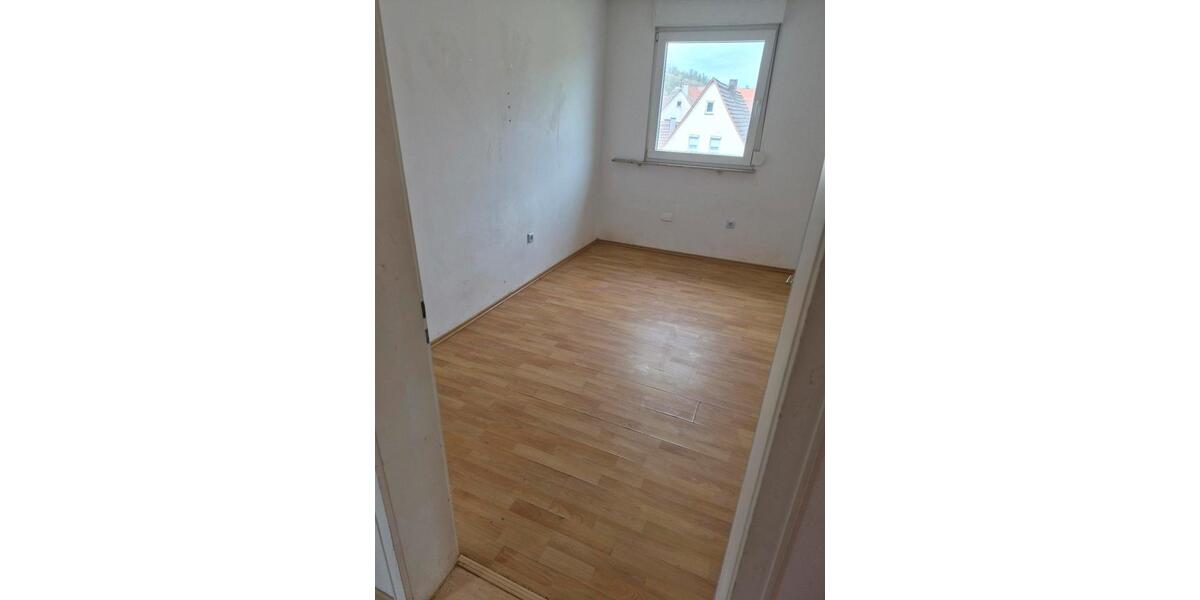 Dachgeschoßwohnung Weikersheim - 4.5 Zimmer, 82 m&sup2;, 850&euro; | Angebot:26354812