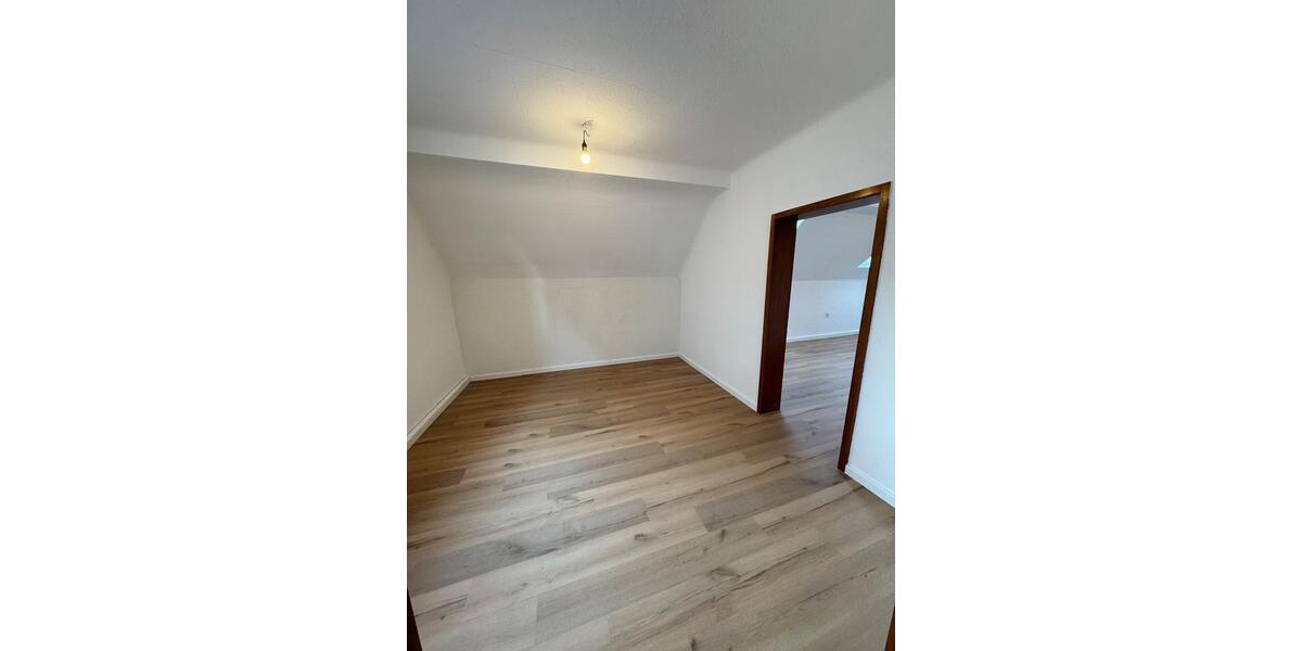 Dachgeschoßwohnung Merzig - 2 Zimmer, 110 m&sup2;, 800&euro; | Angebot:25809685