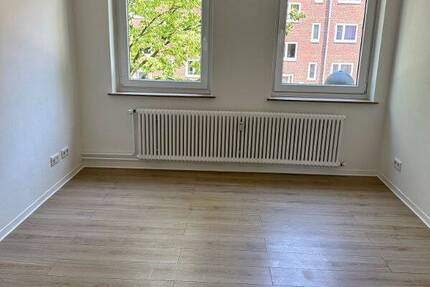 Helle, gepflegte 2-Zimmer-Wohnung zum 16.07. zu vermieten!