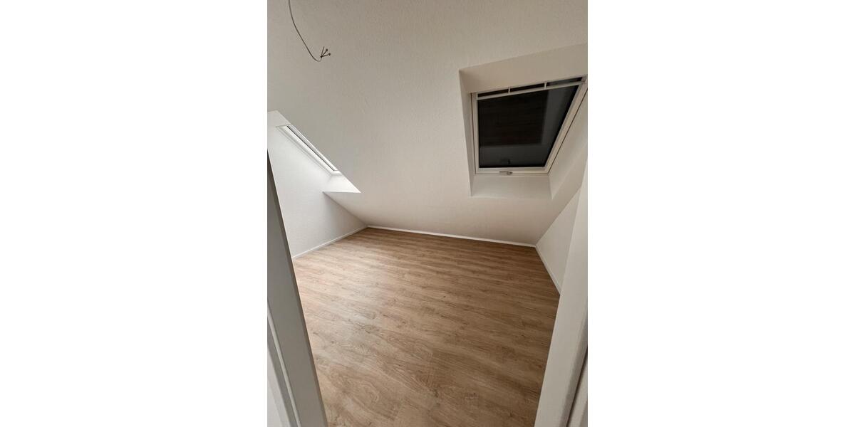 Dachgeschoßwohnung Rülzheim - 2 Zimmer, 52 m&sup2;, 660&euro; | Angebot:24738136